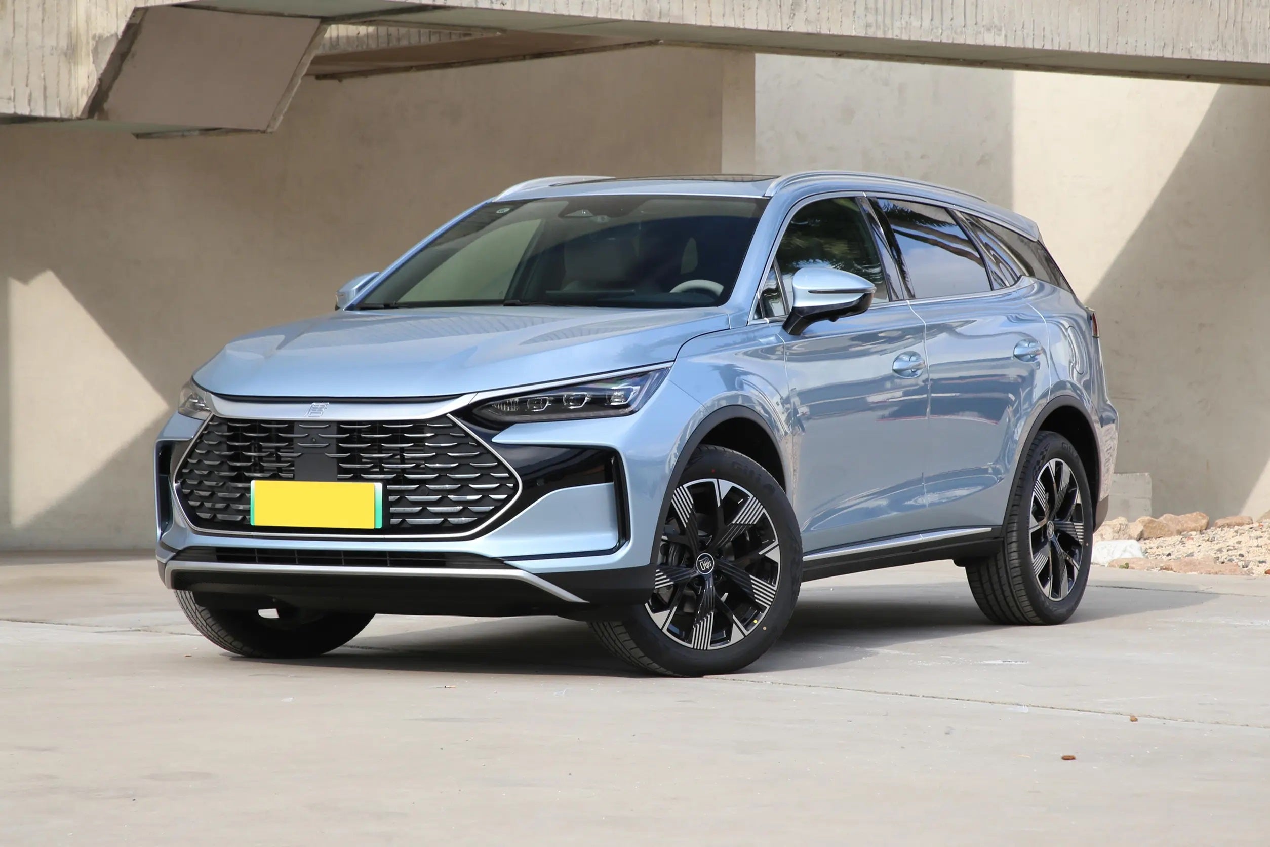 2025 BYD Tang DM I gallery image 1