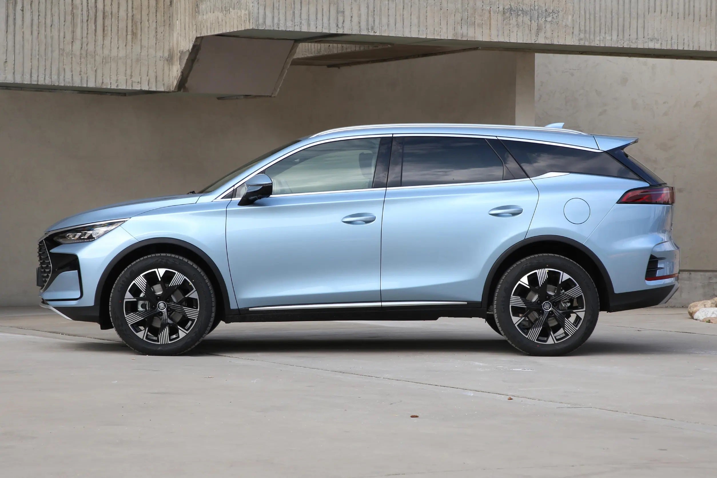 2025 BYD Tang DM I gallery image 3