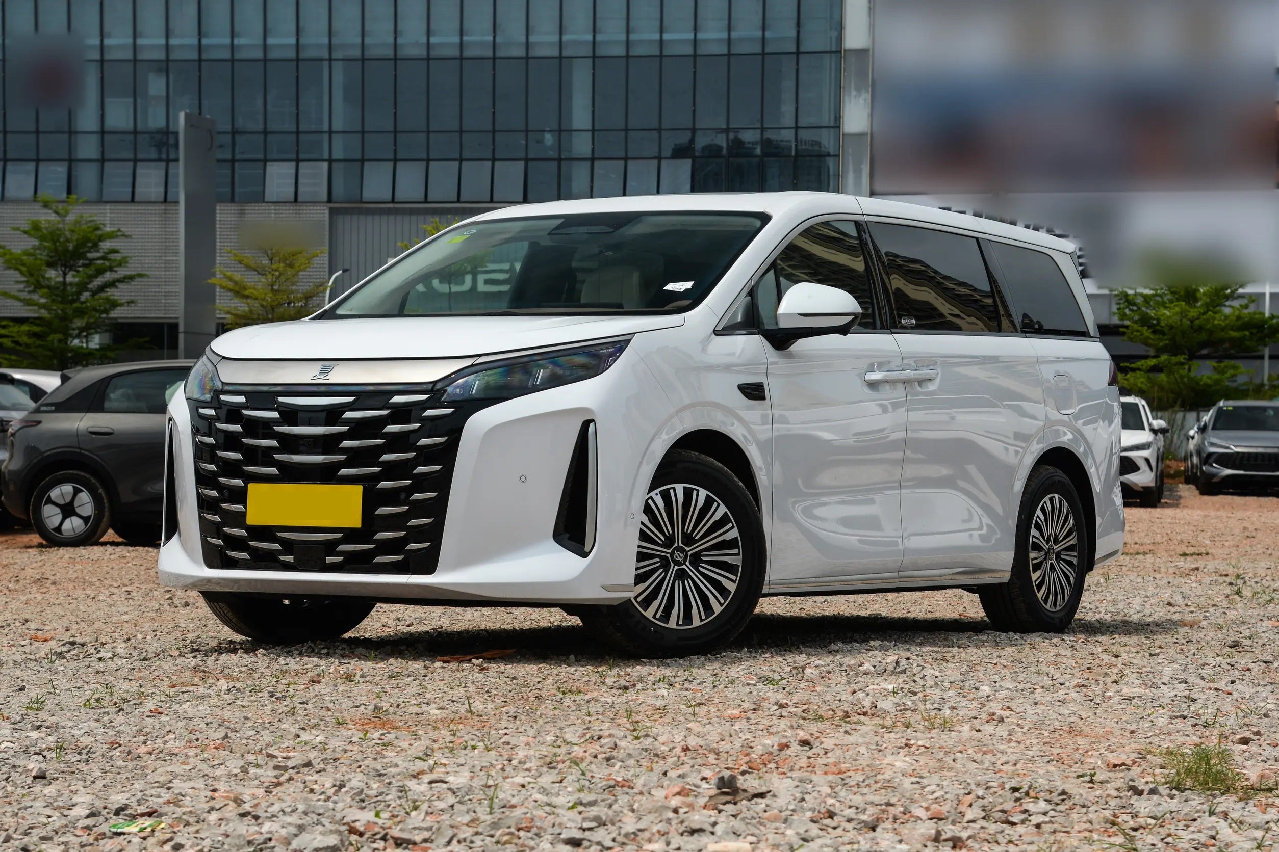 2025 BYD Xia gallery image 1