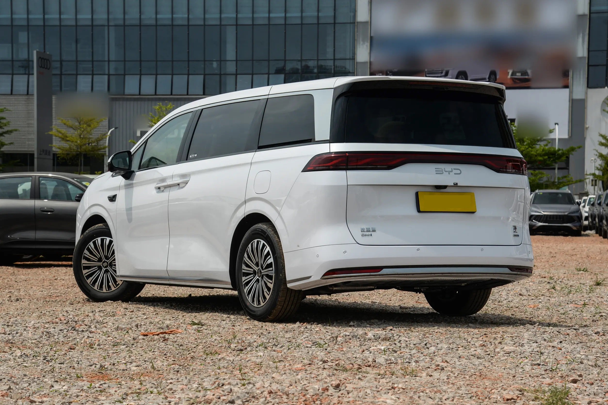 2025 BYD Xia gallery image 4