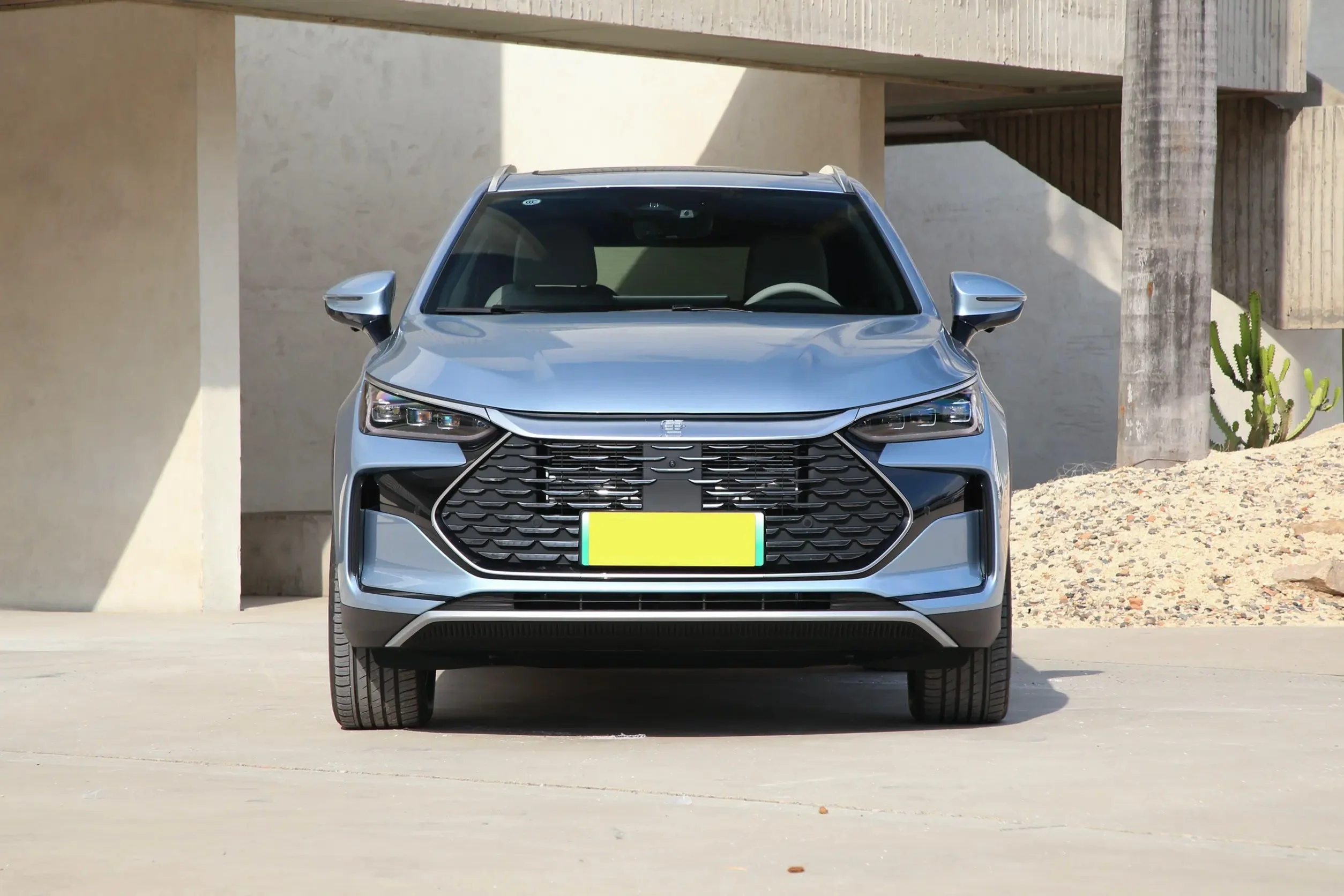 2025 BYD Tang DM-i — image 3