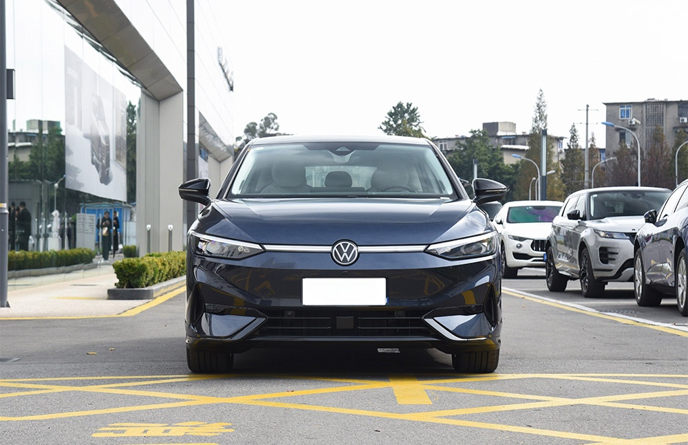 2023 Volkswagen ID 7 VIZZION gallery image 1