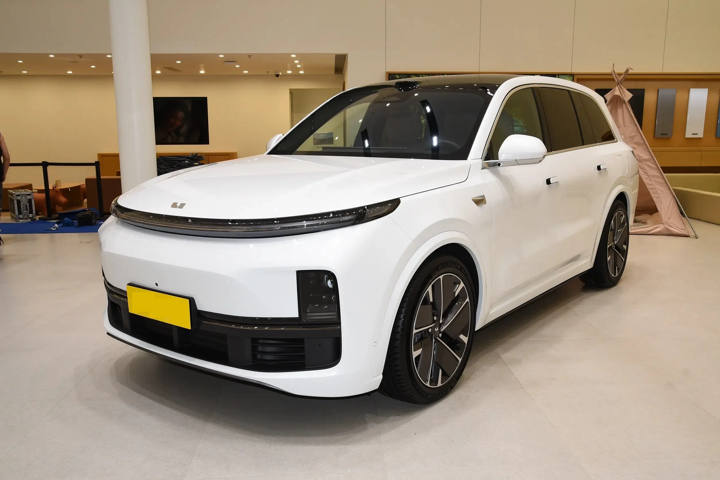 2025 Li Auto L8 鈥?image 1