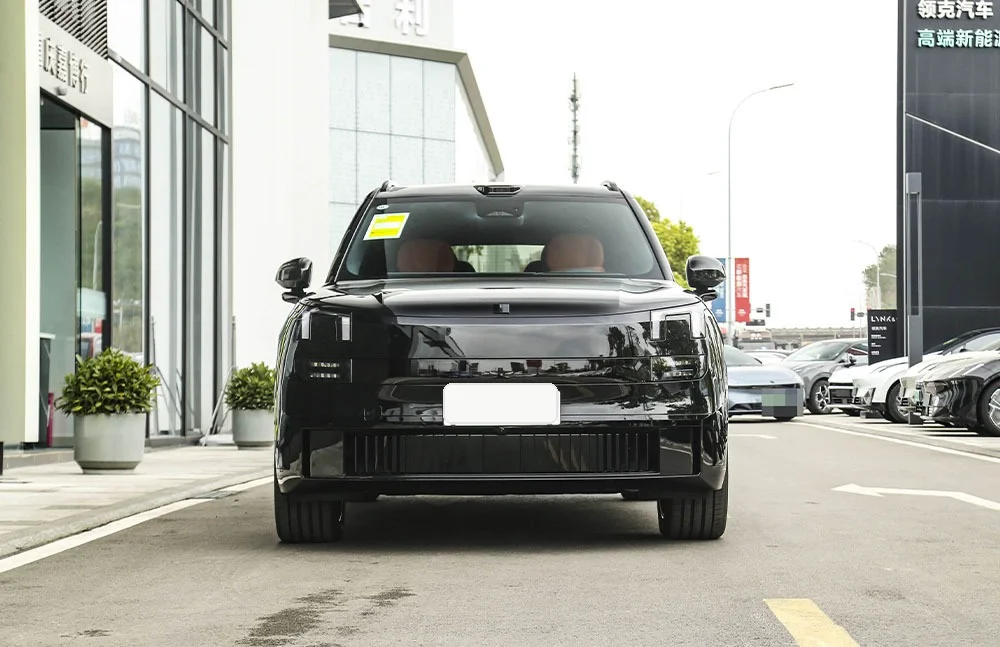2025 Lynk & Co 900 PHEV 鈥?image 2