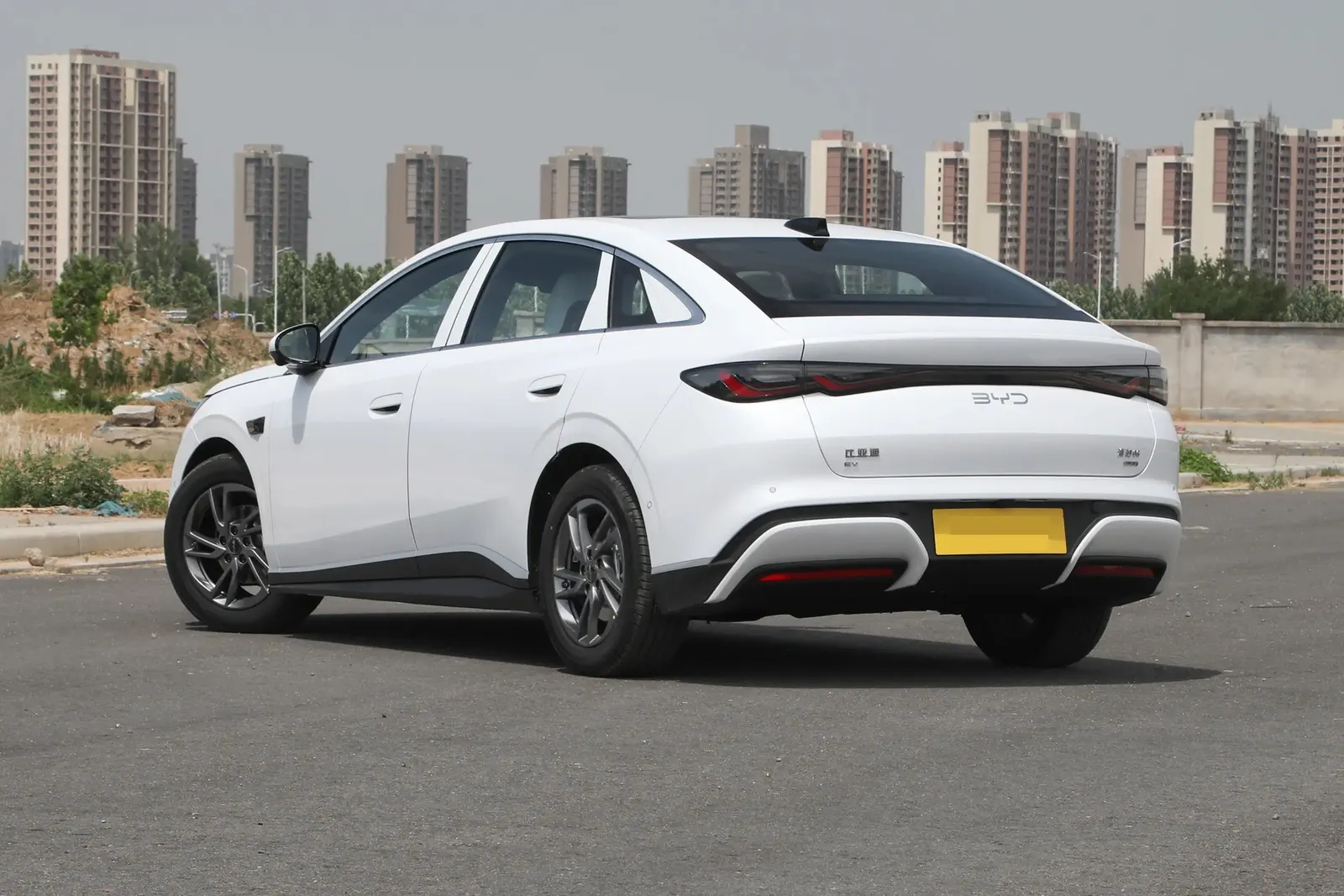 2025 BYD Seal 06 EV 鈥?image 4
